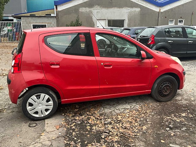 2011 nissan pixo - afbeelding 32 van  36