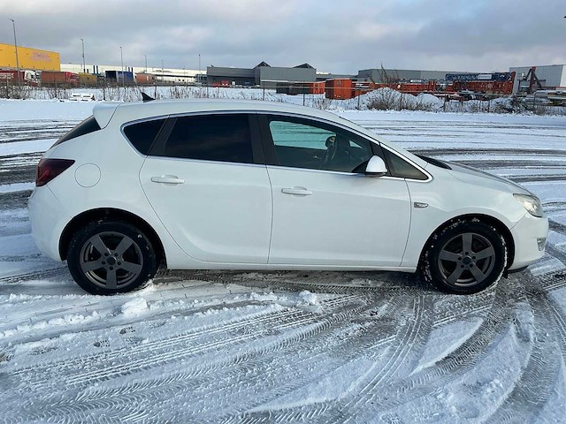 2011 opel astra - afbeelding 16 van  19