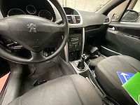 2011 peugeot 207 schadewagen voor onderdelen - afbeelding 2 van  10
