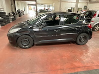 2011 peugeot 207 schadewagen voor onderdelen - afbeelding 6 van  10