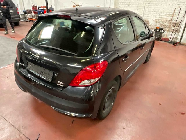 2011 peugeot 207 schadewagen voor onderdelen - afbeelding 4 van  14