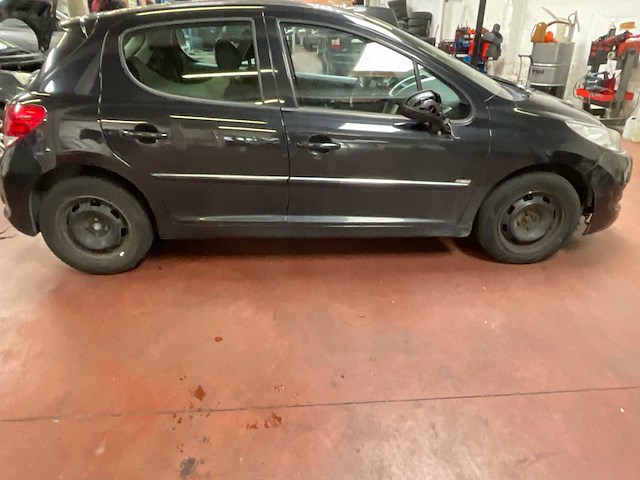 2011 peugeot 207 schadewagen voor onderdelen - afbeelding 5 van  14
