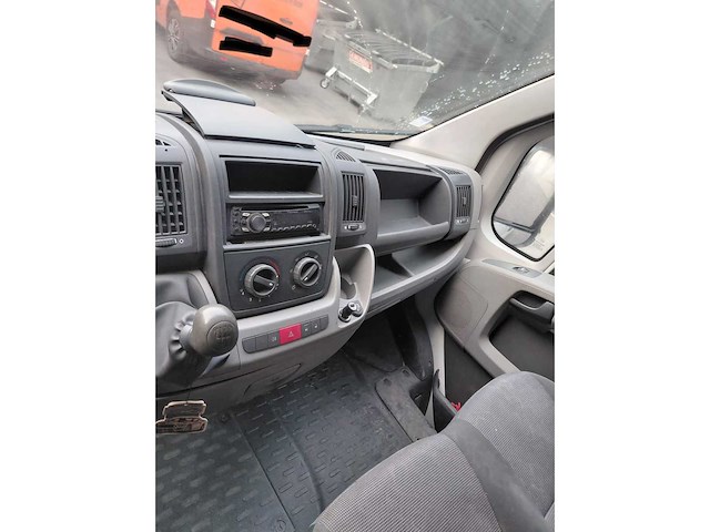 2011 peugeot boxer lichte vrachtwagen - afbeelding 31 van  32