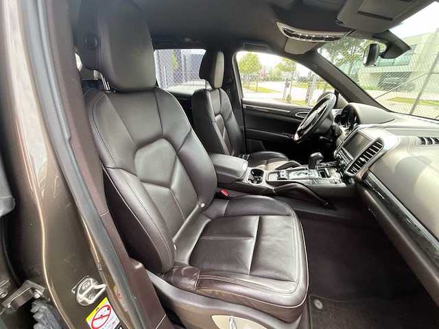 2011 porsche cayenne 92a personenauto - afbeelding 10 van  44
