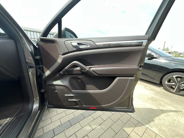 2011 porsche cayenne 92a personenauto - afbeelding 11 van  44