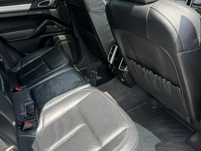 2011 porsche cayenne 92a - afbeelding 11 van  37