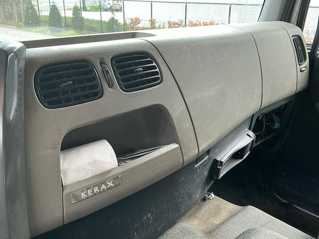 2011 renault kerax 460 tridem vrachtwagen met kraan en container - afbeelding 5 van  45