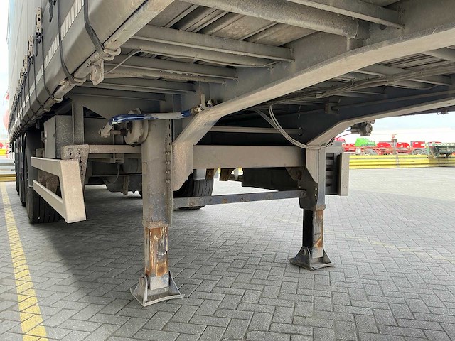 2011 renders roc.12.27n oplegger (75136-354) - afbeelding 5 van  6