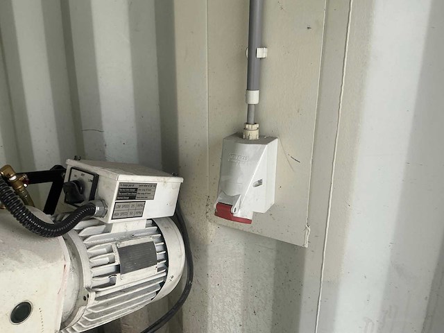 2011 rxtc-20dbx zeecontainer / werfcontainer 20 ft met metaalbewerkingsmachines - afbeelding 4 van  34