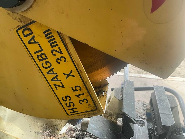 2011 rxtc-20dbx zeecontainer / werfcontainer 20 ft met metaalbewerkingsmachines - afbeelding 31 van  34