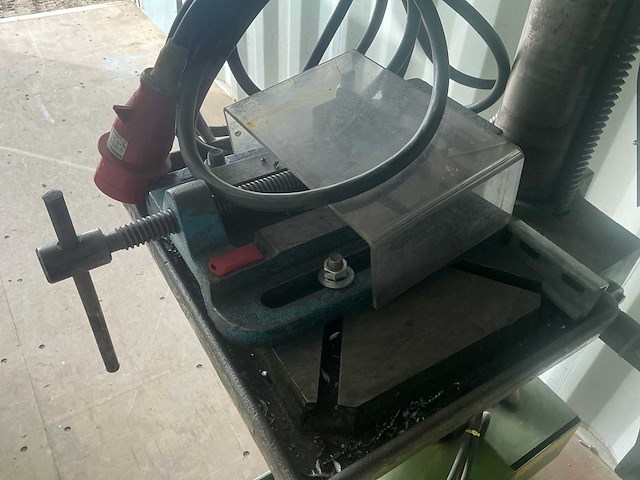 2011 rxtc-20dbx zeecontainer / werfcontainer 20 ft met metaalbewerkingsmachines - afbeelding 20 van  34