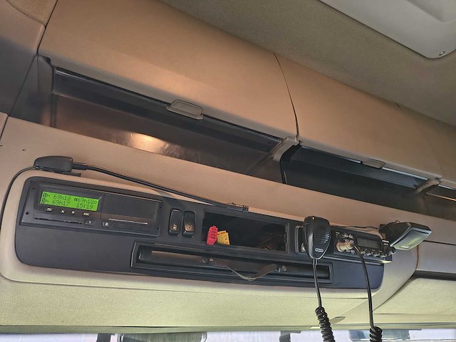 2011 scania r480 - 6x2 bakwagen met laadklep - afbeelding 18 van  28