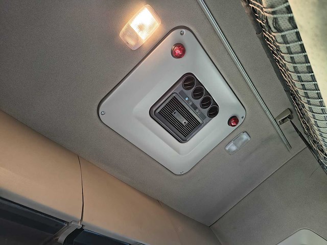 2011 scania r480 - 6x2 bakwagen met laadklep - afbeelding 10 van  20