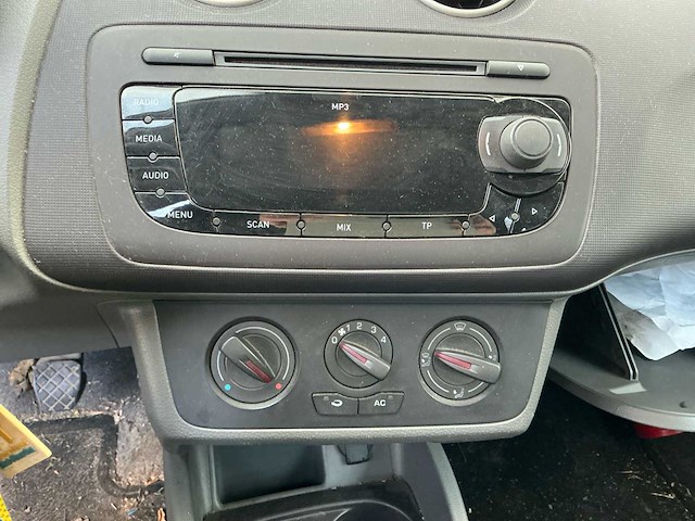 2011 seat ibiza 1.2 tdi - afbeelding 10 van  48