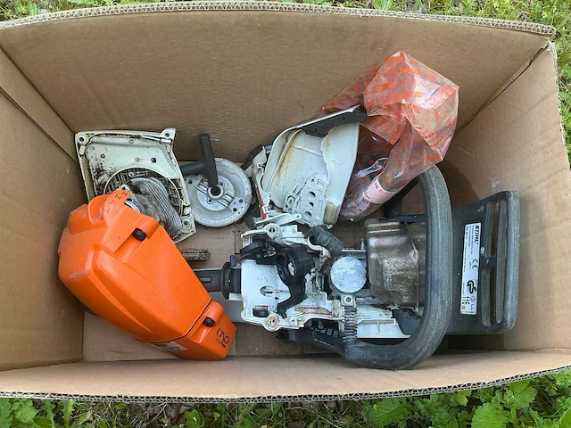 2011 stihl ms 261/c kettingzaag - afbeelding 1 van  8