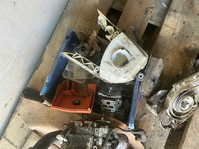 2011 stihl ms 261/c kettingzaag - afbeelding 8 van  8