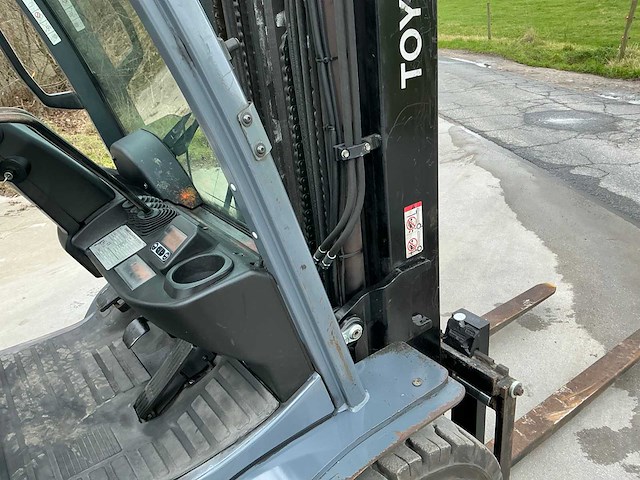2011 toyota 02-8fdf30 vorkheftruck - afbeelding 23 van  53