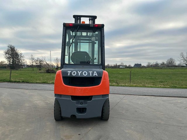 2011 toyota 8fdf25 vorkheftruck - afbeelding 4 van  41