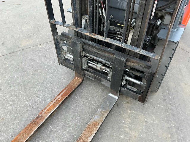 2011 toyota 8fdf25 vorkheftruck - afbeelding 9 van  41