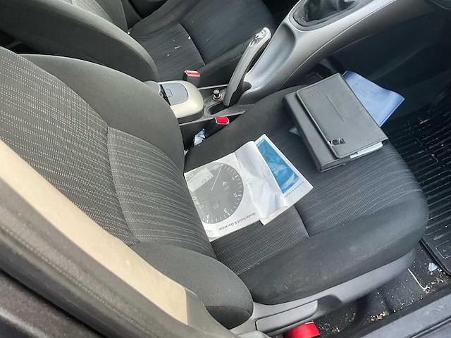 2011 toyota auris personenauto - afbeelding 27 van  31