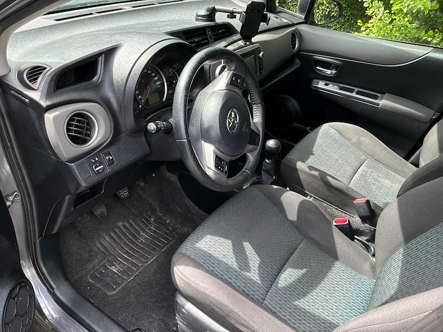 2011 toyota yaris auto - afbeelding 3 van  26