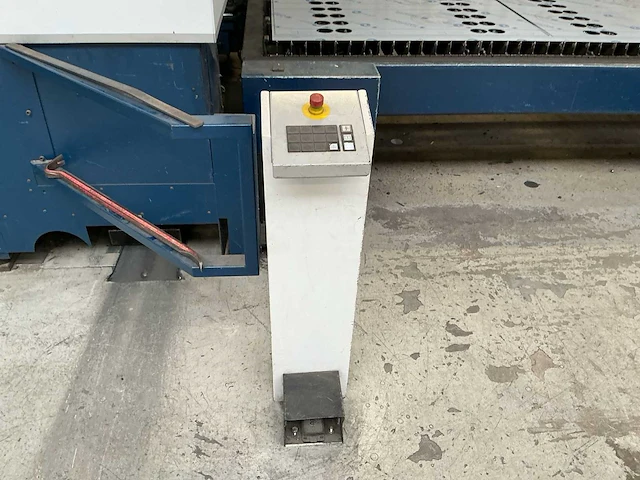 2011 trumpf trulaser 3030 lasersnijmachine - afbeelding 8 van  14