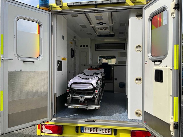 2011 volkswagen crafter ambulance - afbeelding 9 van  23