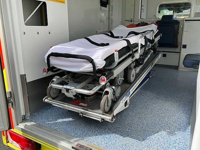 2011 volkswagen crafter ambulance - afbeelding 10 van  23