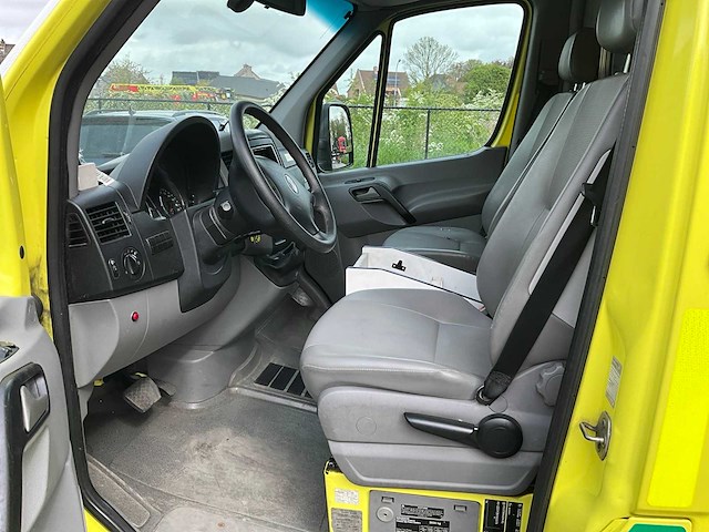 2011 volkswagen crafter ambulance - afbeelding 1 van  16