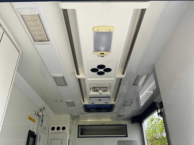 2011 volkswagen crafter ambulance - afbeelding 9 van  16