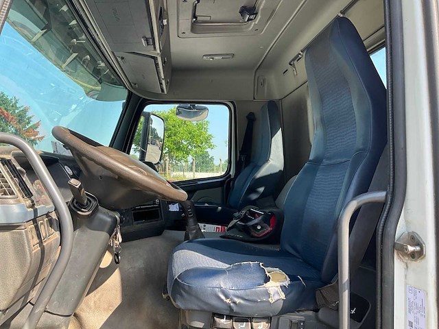 2011 volvo fm/fh 6x4r 9.0 vrachtwagen met kraan en containersysteem - afbeelding 3 van  6
