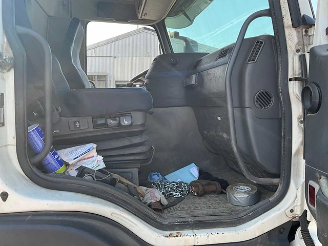 2011 volvo fm/fh 6x4r 9.0 vrachtwagen met kraan en containersysteem - afbeelding 52 van  59