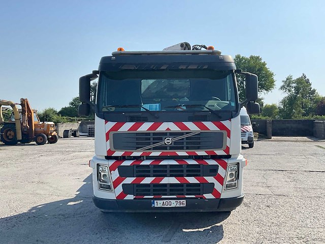2011 volvo fm/fh 6x4r 9.0 vrachtwagen met kraan en containersysteem - afbeelding 8 van  59