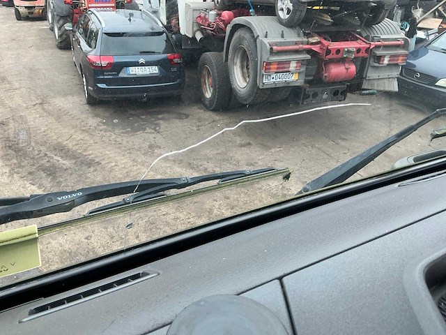 2011 volvo fmfh e5 vrachtwagen - afbeelding 2 van  45