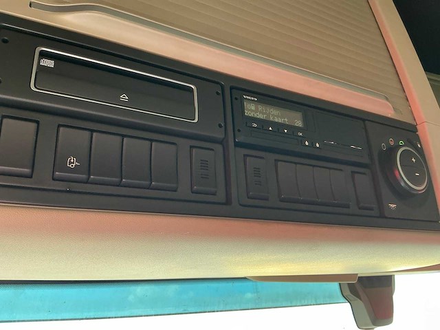 2011 volvo tr4x2 fh trekker (74113-830) - afbeelding 4 van  9