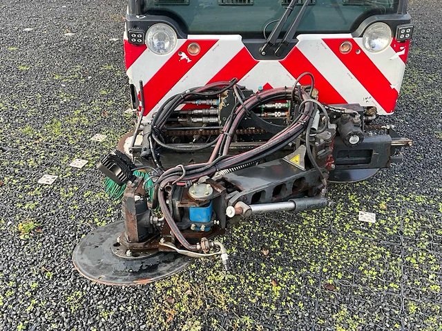 2012 aebi mfh2500 straatveegmachine - afbeelding 7 van  57