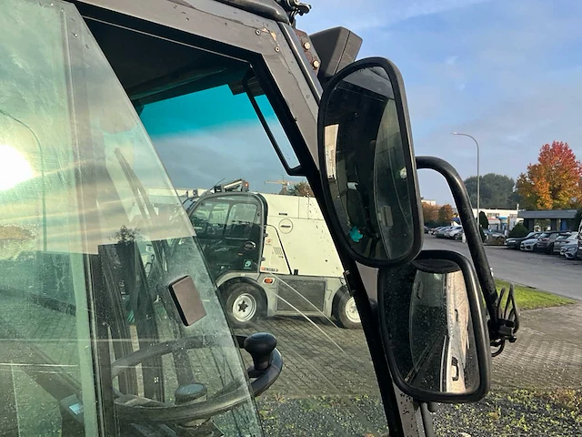 2012 aebi mfh2500 straatveegmachine - afbeelding 41 van  57