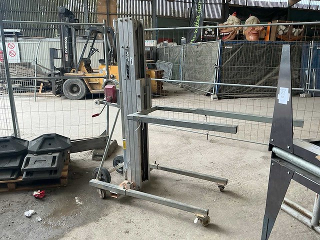 2012 alp-lift lmc 475 manuele platenlift - afbeelding 1 van  12