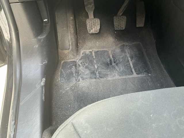 2012 chevrolet orlando stationwagen - afbeelding 16 van  48