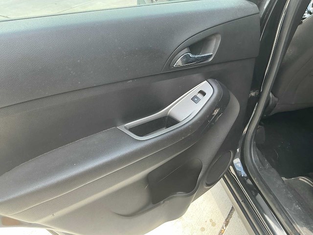 2012 chevrolet orlando stationwagen - afbeelding 25 van  48