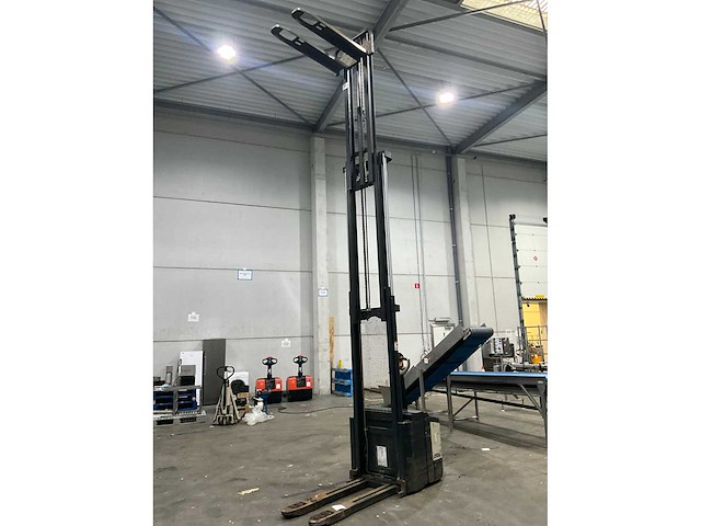 2012 crown 2300 series stapelaar - afbeelding 7 van  12