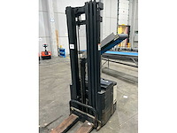 2012 crown 2300 series stapelaar - afbeelding 8 van  12