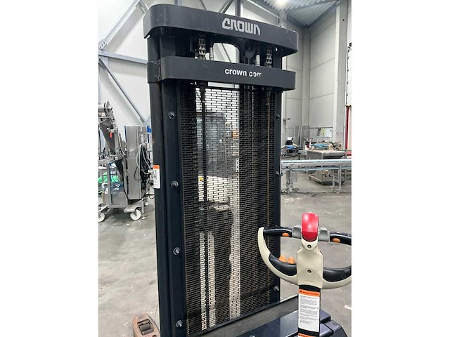 2012 crown 2300 series stapelaar - afbeelding 9 van  12