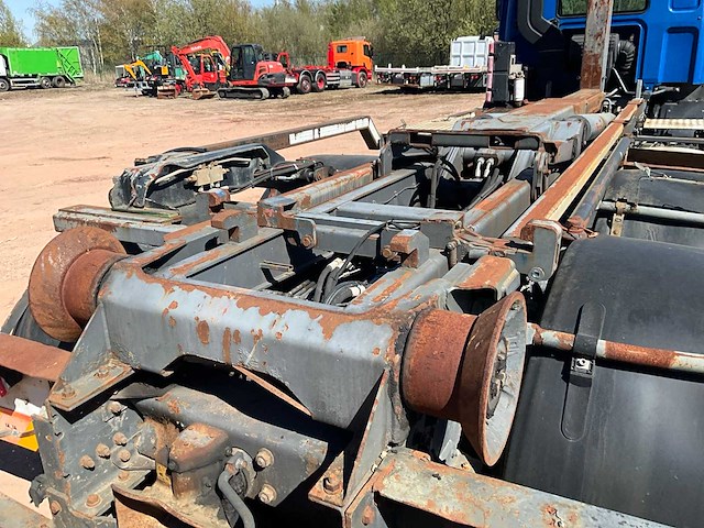 2012 daf cf vrachtwagen met containerhaaksysteem - afbeelding 7 van  35