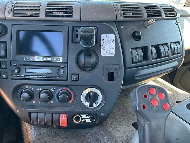 2012 daf cf vrachtwagen met containerhaaksysteem - afbeelding 15 van  35