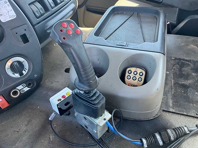 2012 daf cf vrachtwagen met containerhaaksysteem - afbeelding 17 van  35