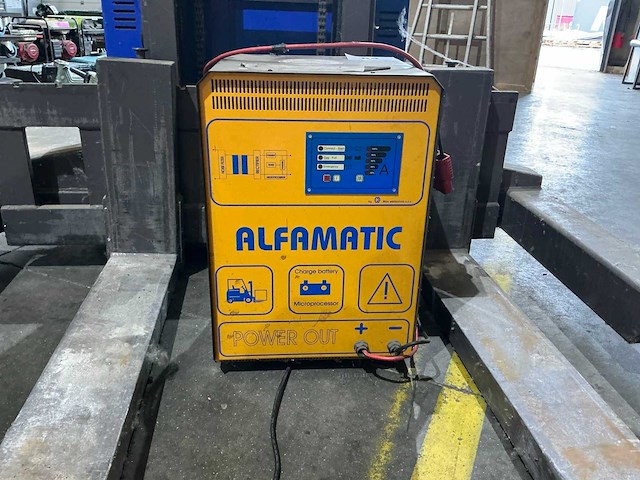 2012 elektrische palletwagen compleet met acculader armanni alfamatic, bouwjaar 2012 - afbeelding 11 van  11