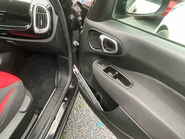 2012 fiat 500l personenauto - afbeelding 2 van  31