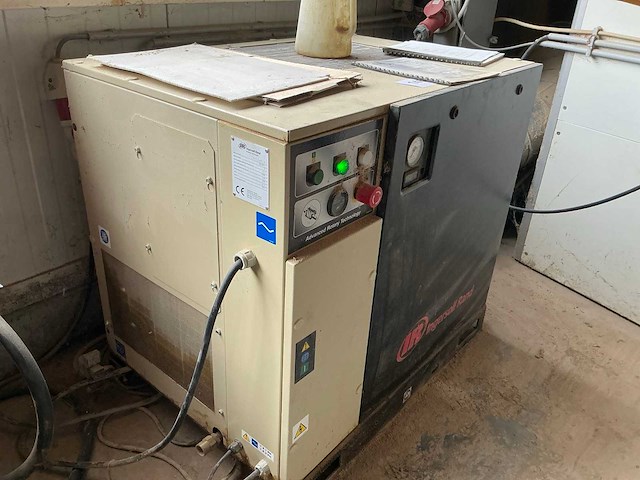 2012 ingersoll rand up5-5.5tas8 luchtcompressor - afbeelding 1 van  5