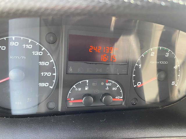 2012 iveco daily 40c15 bedrijfswagen - afbeelding 11 van  21
